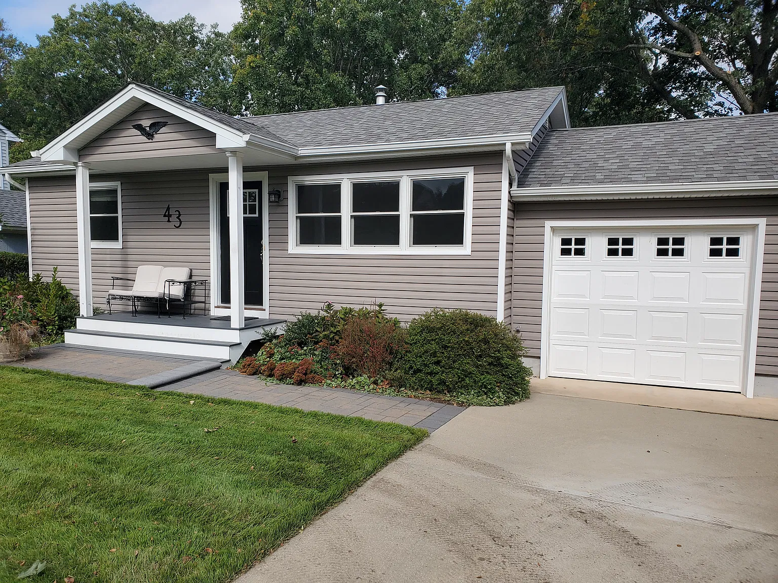 43 Soundview Ave — Photo 3