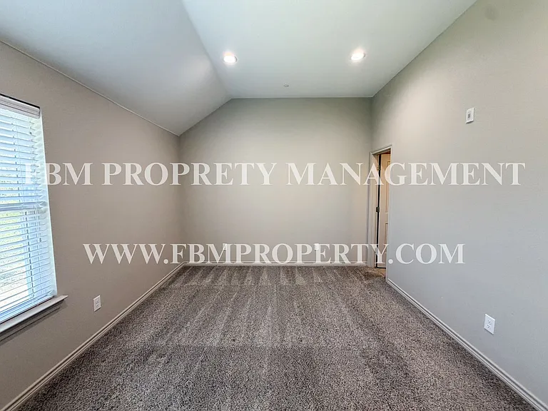 1203 N Clay St #521 — Photo 12