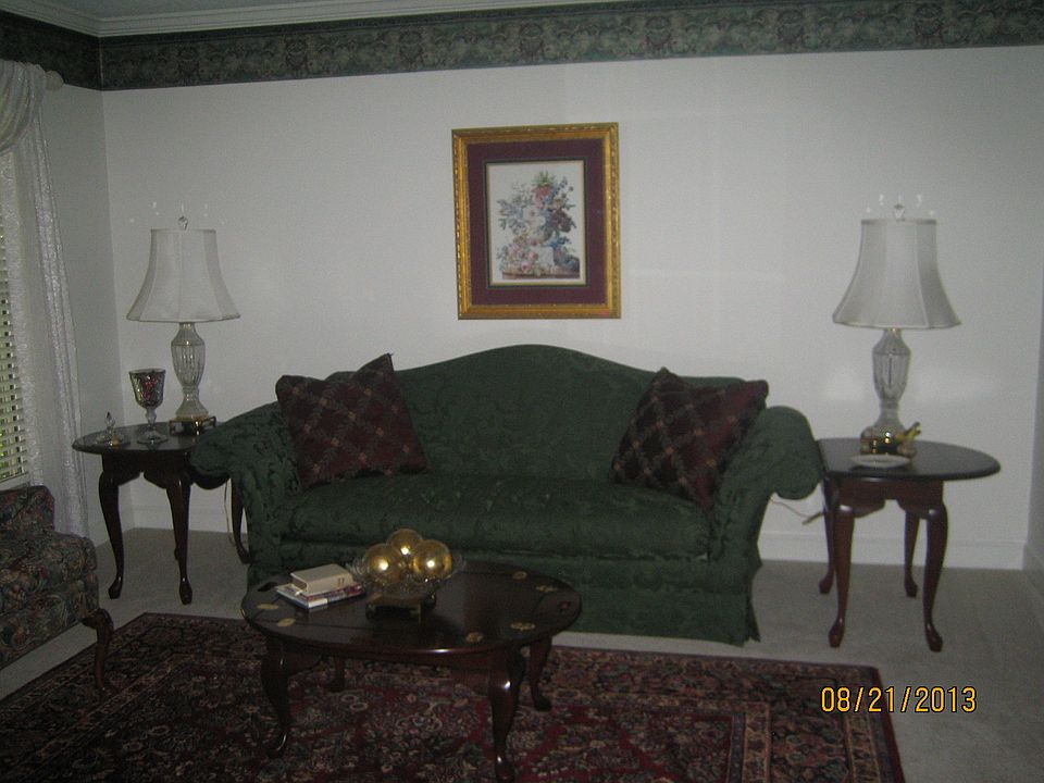 1st image of 403 Greenway Dr
