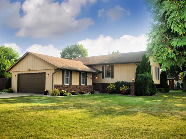 1024 Chestnut Blvd, Chesterton, IN 46304