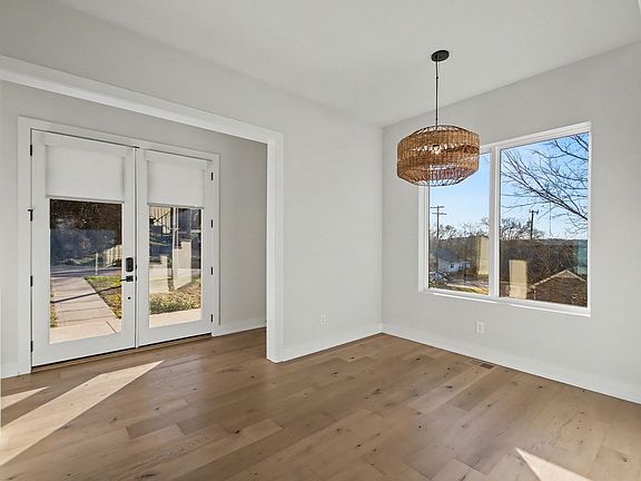 4th image of 3906 Dakota Ave