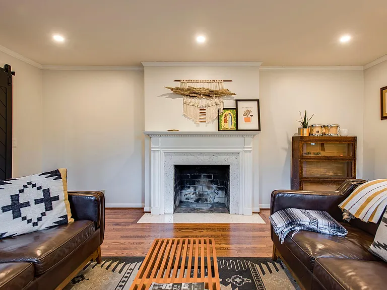 1745 Kingsbury Dr — Photo 6