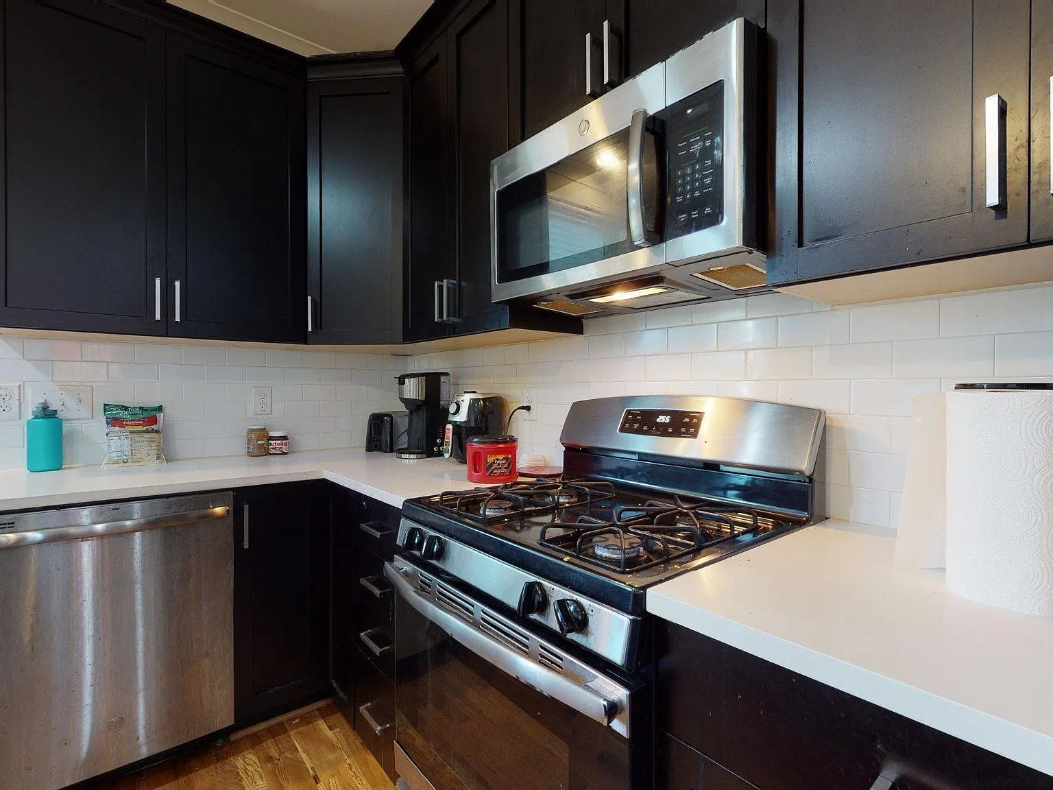 5 bed, 5.0 bath, $1,200 — Photo 2