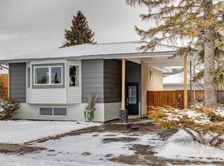 11016 W Braton Pl SW, Calgary, AB T2W 1B3