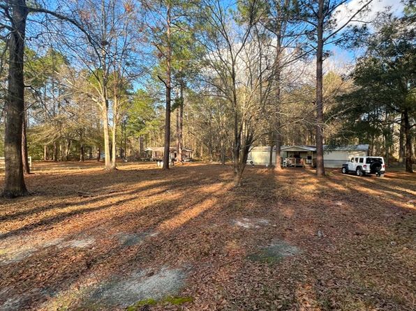 201 Royale Rd, Moultrie, GA 31768