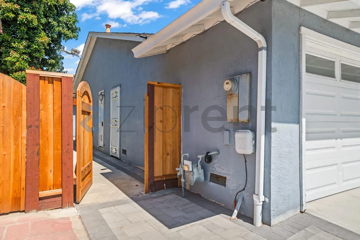1 bed, 480 sqft, $2,200 — Photo 2