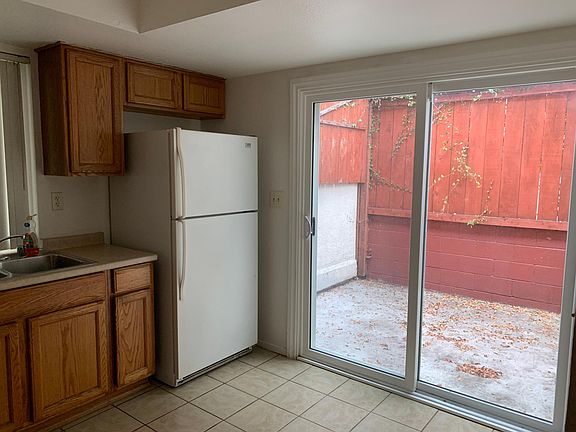 3rd image of 3928 Bancroft St #C