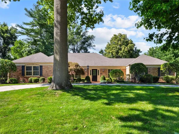 157 Trailswest Dr, Chesterfield, MO 63017