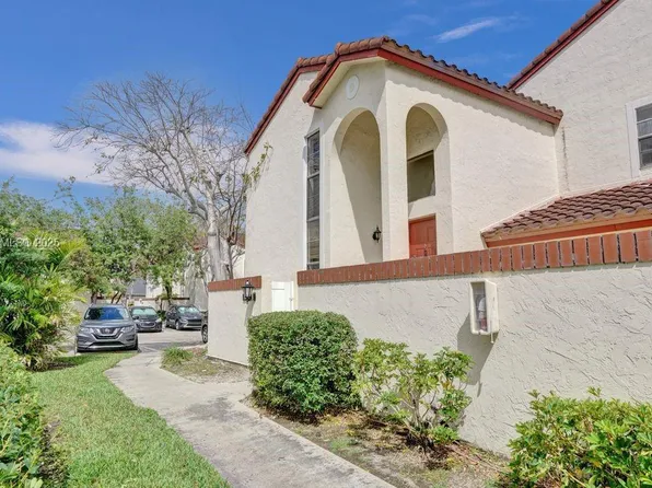 331 Ives Dairy Rd APT 9, Miami, FL 33179