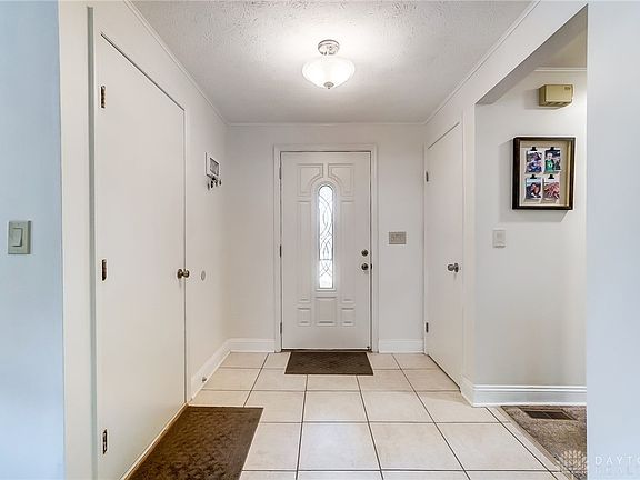 5th image of 2103 Sir Lockesley Dr