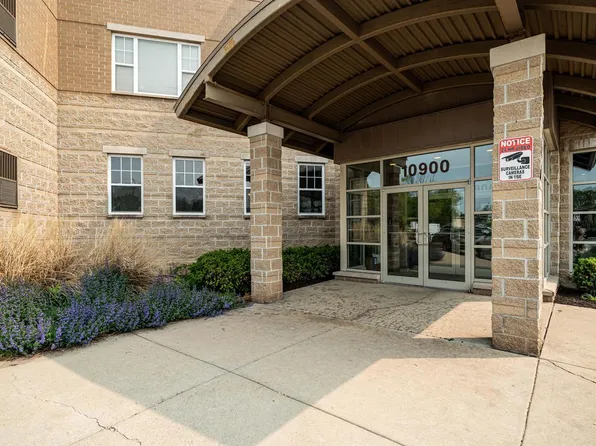 10900 West Bluemound ROAD #309, Wauwatosa, WI 53226