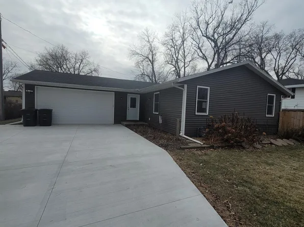 122 Phillips Lane, Lake Mills, WI 53551