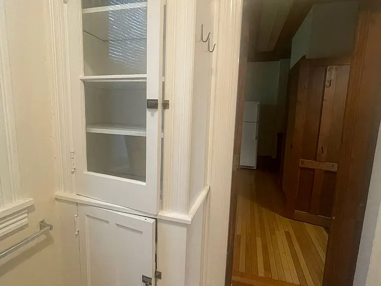 25 Bartlett Ave — Photo 9