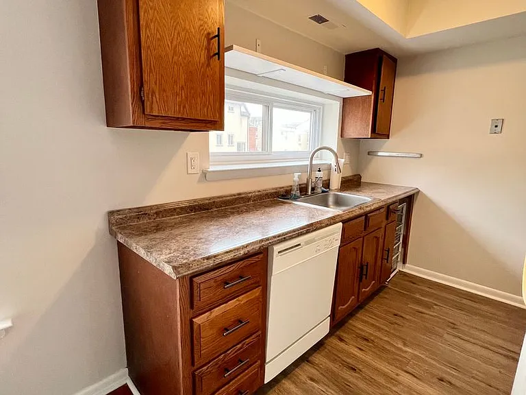 2115 Arch St #B — Photo 6