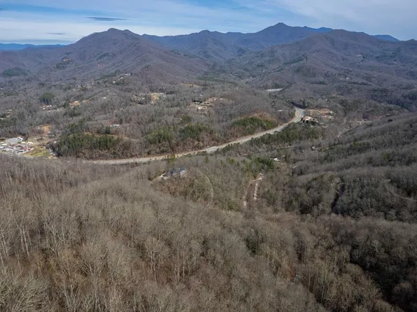 71 Little Bit Trl, Whittier, NC 28789