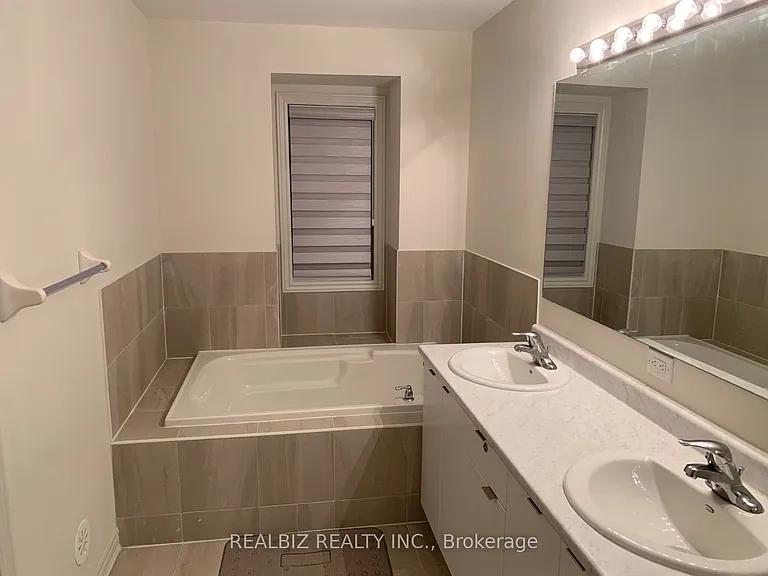 50 Edinburgh Dr #19 — Photo 19