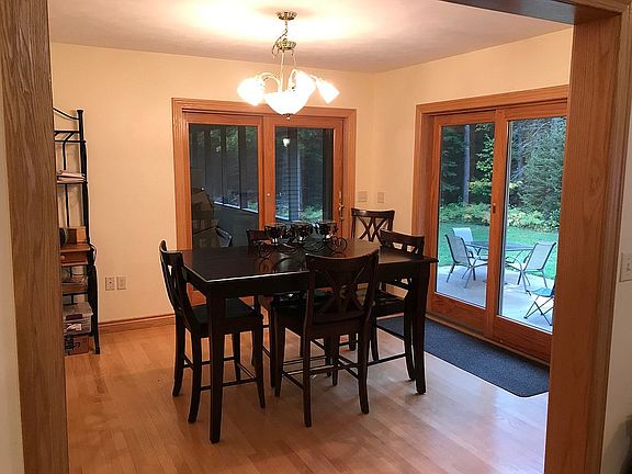 5th image of 3558 Bermuda Ave