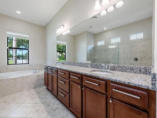 3425 Siena Cir — Photo 11