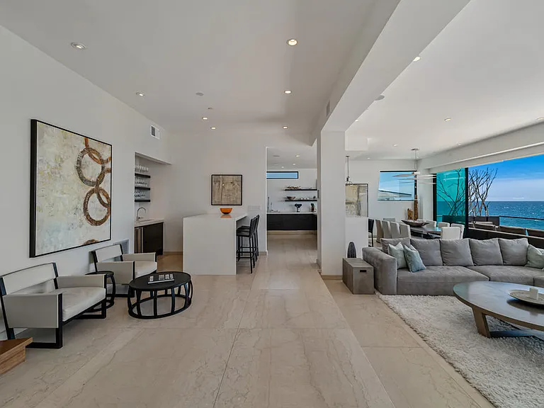 25250 Malibu Rd — Photo 15