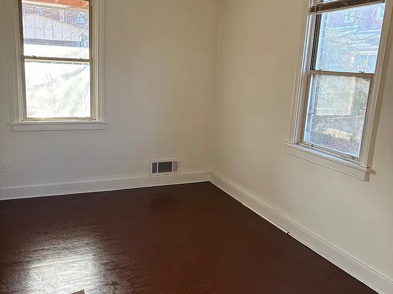 5030 S Dakota Ave NE — Photo 13