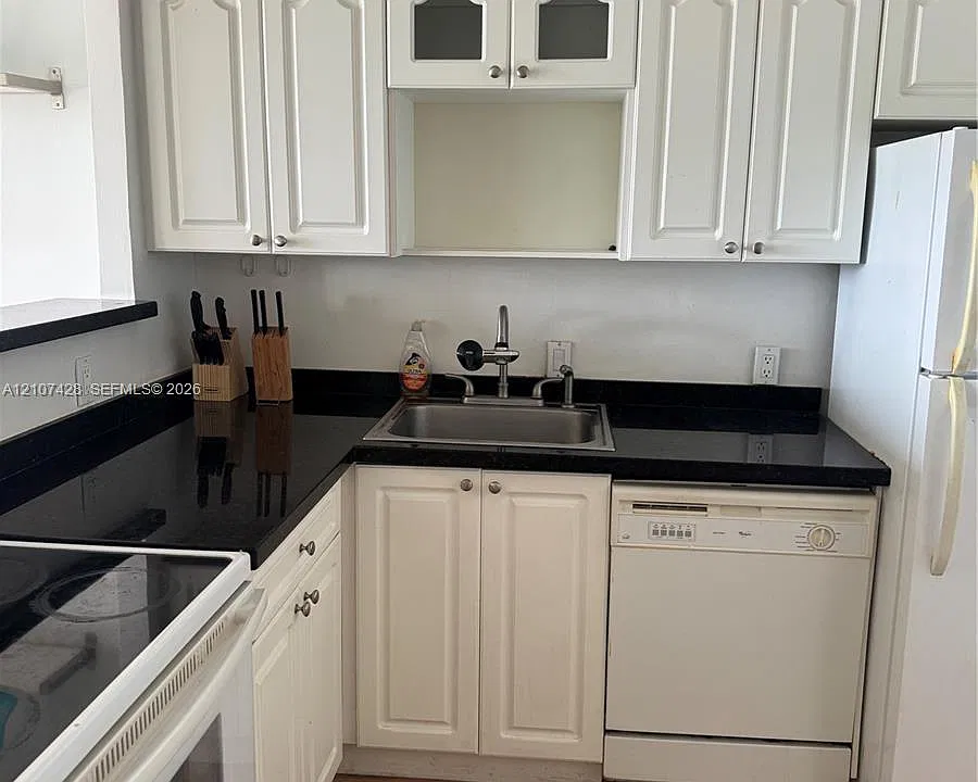 3475 N Country Club Dr #704