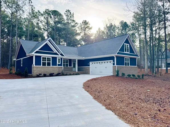 504 Longleaf Drive, West End, NC 27376