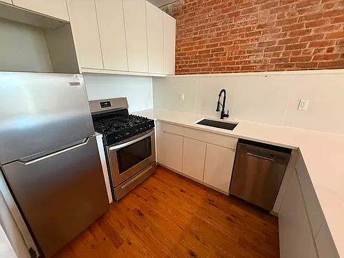 564 Communipaw Ave #33E Photo 1 564 Communipaw Ave #33E Photo 1