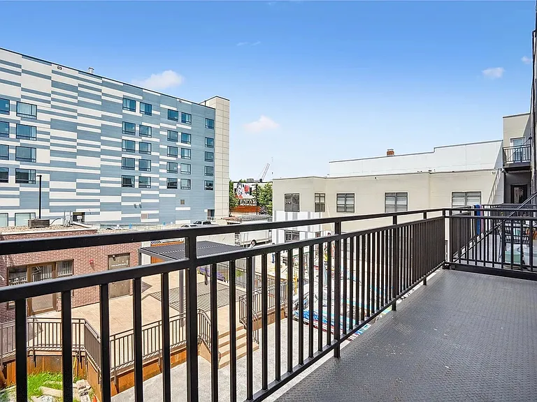 400 E Locust St #213 — Photo 20