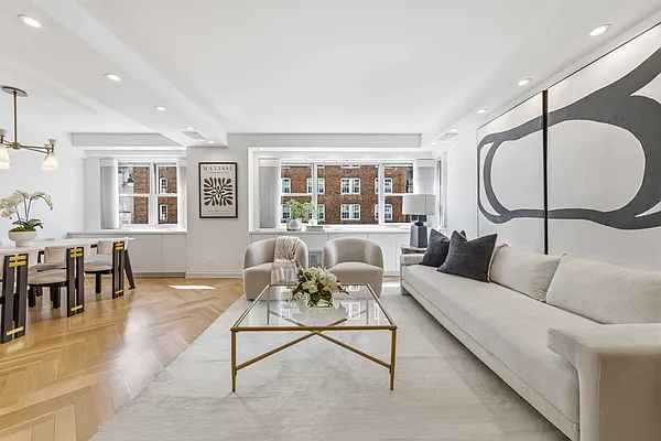 Living room, photo 1