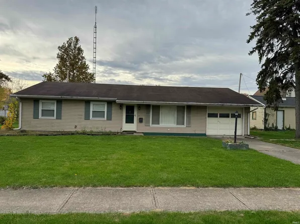 308 W Green St, Butler, IN 46721