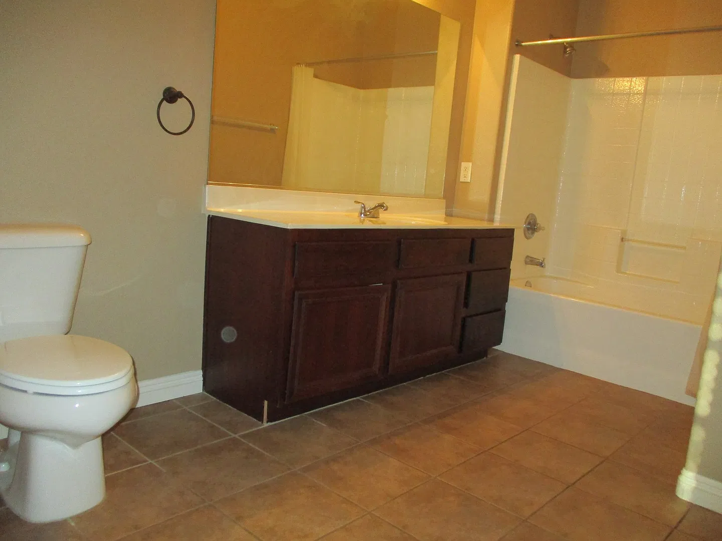 Beautiful 2 bed condo w/ 1 car garage — Photo 4