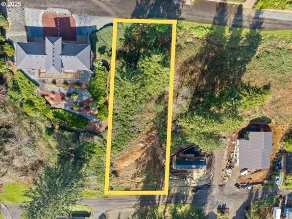 612 Fir Ave #500/503, Garibaldi, OR 97118