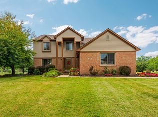 9128 Meadow View Ln, Saline, MI 48176