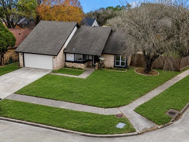 10319 Sand Pass Ln — Photo 18