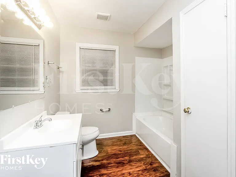 5614 N Victoria Dr — Photo 13