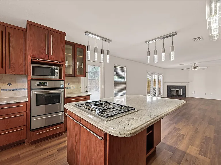 15910 Clayton Bend Dr — Photo 23