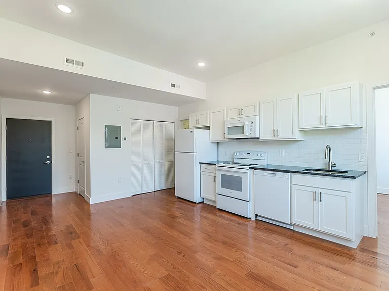 1615 Foulkrod St — Photo 4