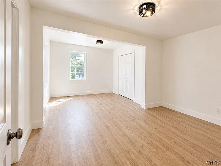 10 Parkside Ct #8 — Photo 8
