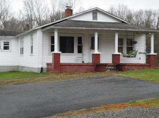 3077 Dc Caney Ridge Rd, Clintwood, VA 24228