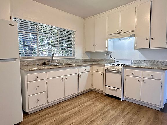 2nd image of 15901 S Vermont Ave APT 14