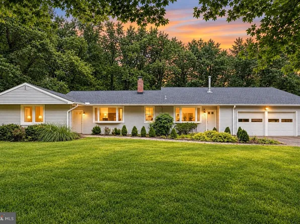 2555 Sand Hill Rd, Ellicott City, MD 21042