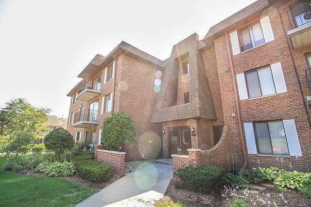1st image of 100 Clubhouse Ln APT 204B