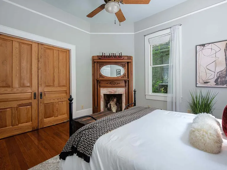 416 Augusta Ave SE — Photo 12