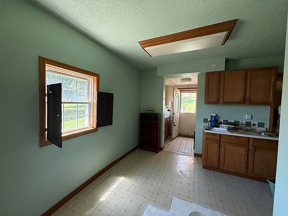 4th image of 529 Mill St