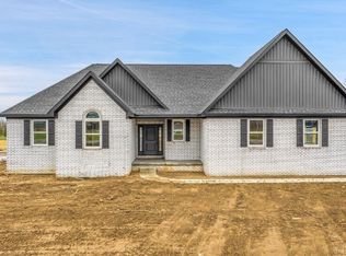 7045 Dryden Rd, Almont, MI 48003