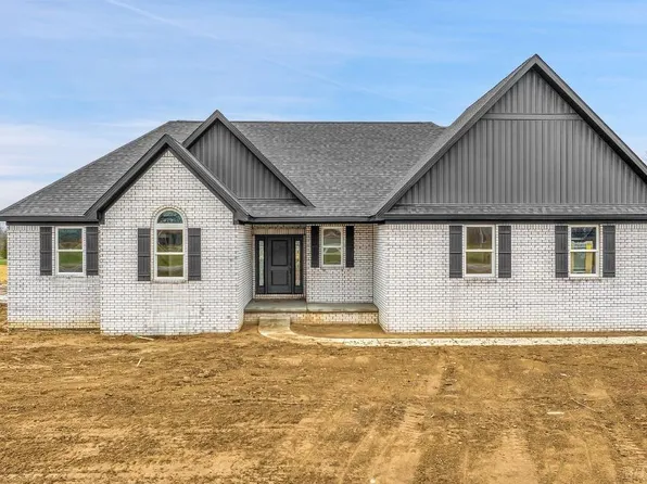 7045 Dryden Rd, Almont, MI 48003