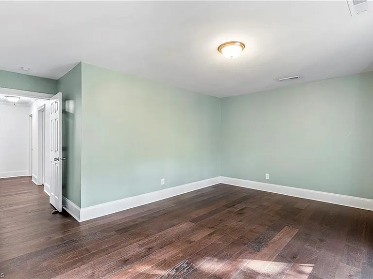 4103 Oak Hollow Dr — Photo 33