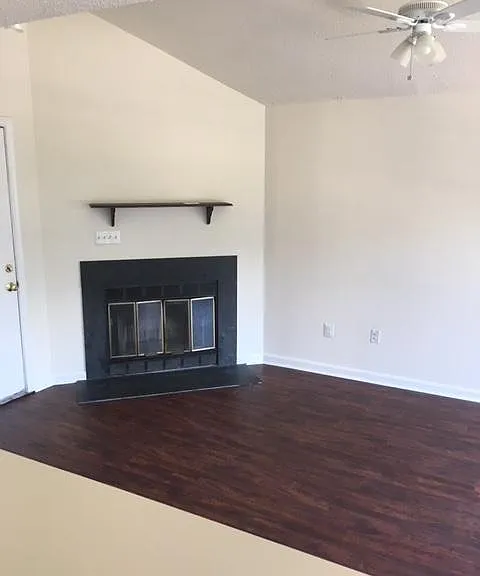 15629 Easthaven Ct — Photo 3