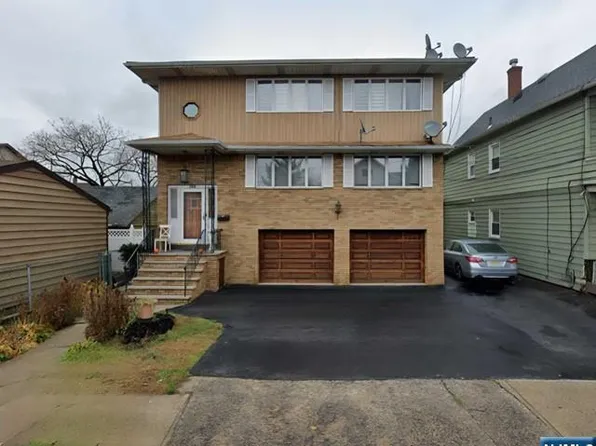243 Hayward Pl, Wallington, NJ 07057