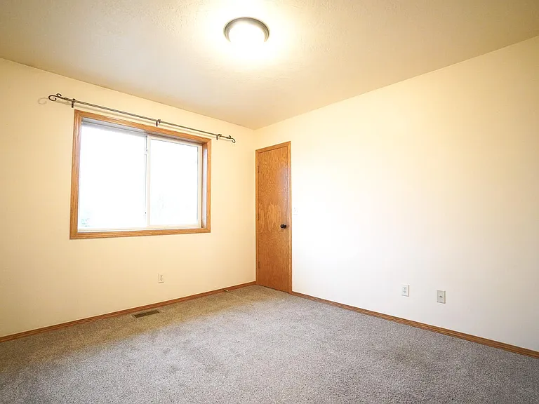 5201 S Baneberry Ave — Photo 14